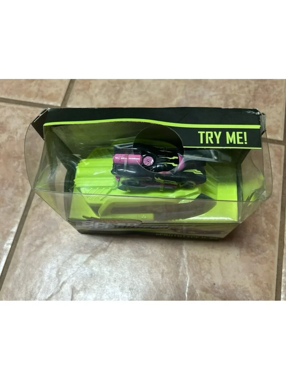 Hot Wheels Speed Chargers ePrototype H-24 Car & Charger New Sealed Damaged Box